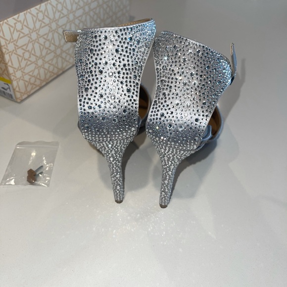 Gorgeous Badgley Mischka heels Sz 9.5 - Picture 5 of 10